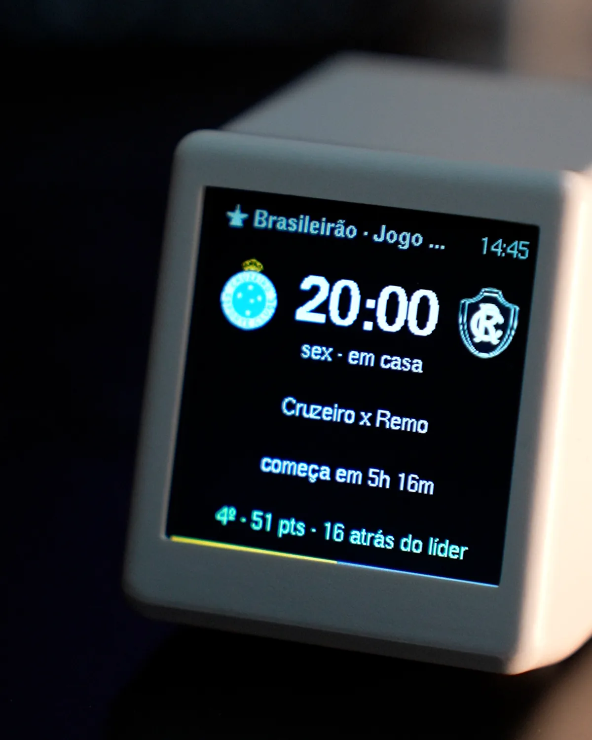 Blanco con la app de fútbol: el próximo partido de tu equipo.